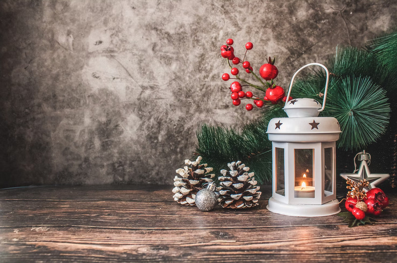 Festive Curb Appeal: Entrance and Porch Decorating Ideas for Christmas